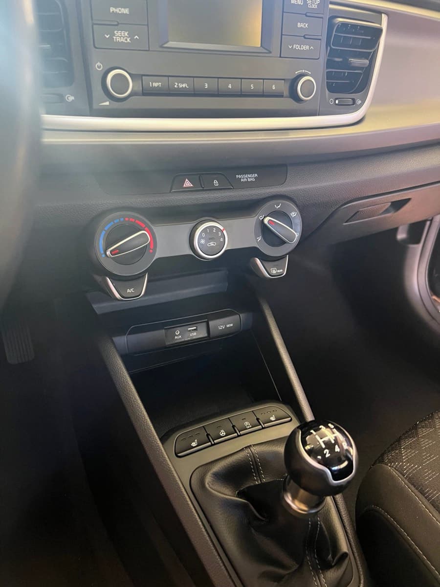 Kia Rio, Mittelkonsole